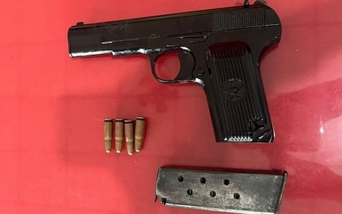 Bắt tạm giam đối tượng tàng trữ trái phép súng quân dụng