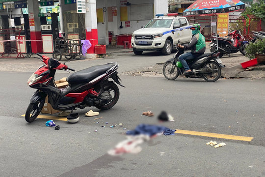 Tài xế rời hiện trường sau va chạm khiến hai người thương vong