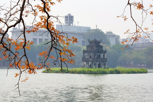 Một Hà Nội rất khác khi... không vắng những cơn mưa