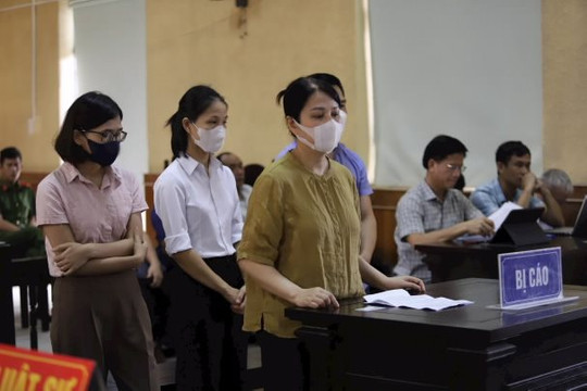 Dàn xếp "quân xanh" giám đốc cùng thuộc cấp "dính" án