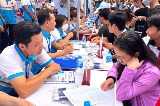 Không nộp lệ phí xét tuyển, có mất cơ hội vào đại học?