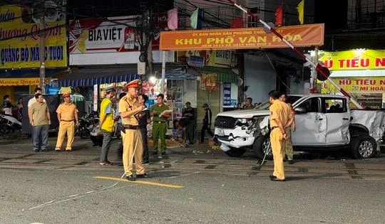Khởi tố vụ xe bán tải "đối đầu" tàu hỏa khiến 2 người tử vong