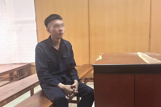 Tông xe vào Cảnh sát cơ động rồi bỏ chạy