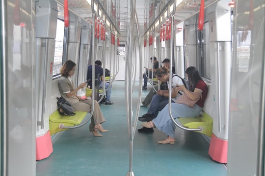 Trải nghiệm trên chuyến tàu ĐSĐT đoạn Nhổn - ga Hà Nội trước khi vận hành chính thức