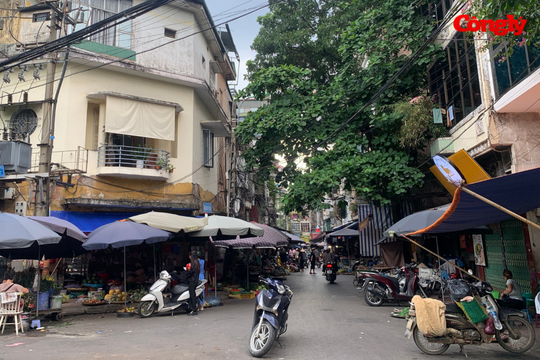 Đống Đa (Hà Nội): ‘Chợ cóc’ bủa vây chợ chính