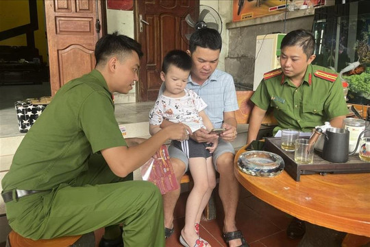 Công an Lào Cai với cao điểm 70 ngày đêm làm căn cước công dân