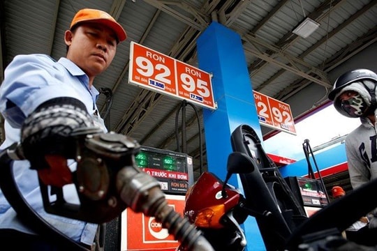 Giá xăng giảm lần thứ 5 liên tiếp, xăng RON 92 về mức 20.715 đồng/lít