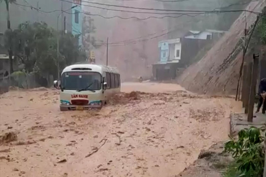 Hạ tầng giao thông Hà Giang hư hỏng do mưa lũ