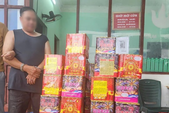 Khởi tố 3 đối tượng vận chuyển 50 hộp pháo hoa nổ