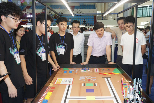 Khai mạc vòng loại sân chơi “Tài năng Robot - ROBOTACON WRO”