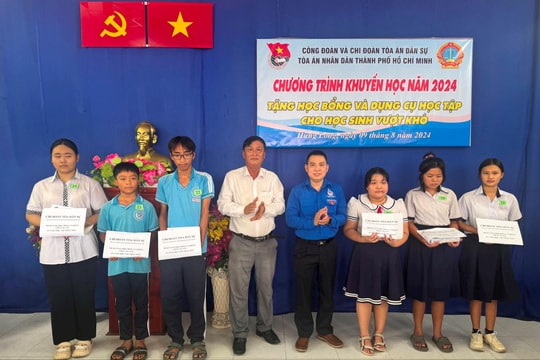 Đoàn viên TAND TP.HCM chung tay nâng bước học sinh có hoàn cảnh khó khăn đến trường