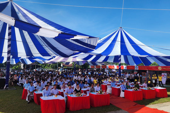 Ngày hội tư vấn, tuyển sinh giáo dục nghề nghiệp cho học sinh, người lao động năm 2024 tại Nam Đông