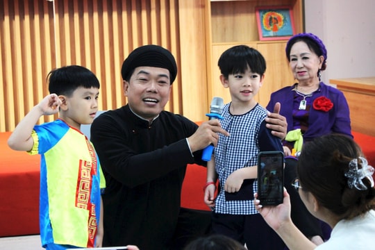 Truyền cảm hứng văn hoá cho trẻ mầm non