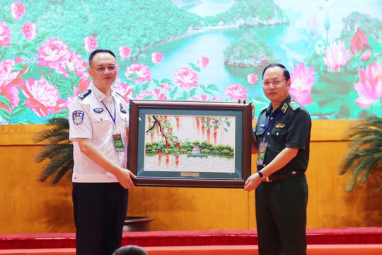 Tọa đàm, giao lưu văn nghệ sĩ quan trẻ BĐBP Việt Nam và cán bộ trẻ quản lý di dân Quốc gia Trung Quốc