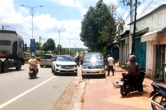Điều tra chủ xe "hổ báo" uy hiếp tài xế khác