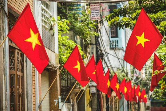 Hà Nội thông báo treo cờ Tổ quốc dịp kỷ niệm 19/8 và Quốc khánh 2/9