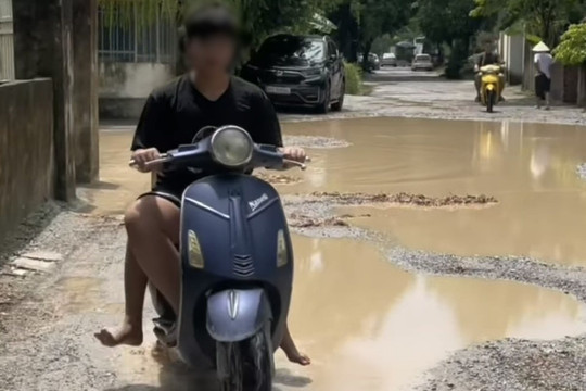 Chỉ đạo làm rõ, xử lý con đường lầy lội ở trung tâm TP Sầm Sơn