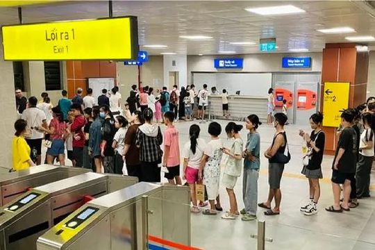 Sau 4 ngày vận hành, Metro Nhổn - ga Hà Nội phục vụ hơn 250.000 lượt khách