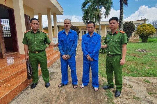 Hám %, 2 đối tượng lừa bán nhiều người lao động