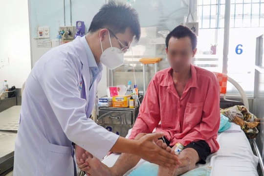 Bệnh nhân đầu tiên được ghép mảnh in 3D titan dạng lưới điều trị gãy xương