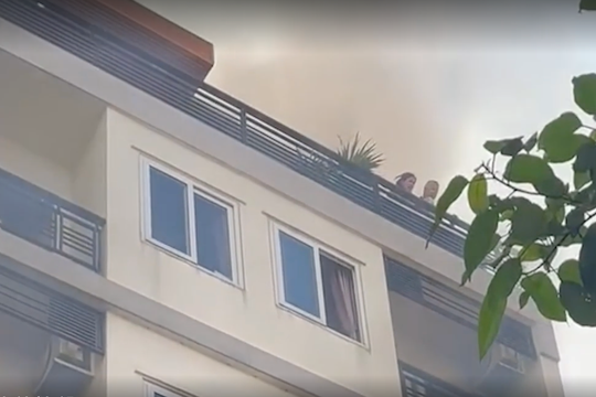 Cháy lớn ở căn hộ khu Thảo Điền, TP.HCM