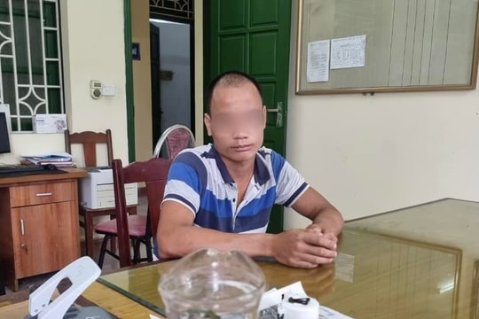 Điều tra vụ cha dượng trói tay chân, bạo hành con riêng của vợ