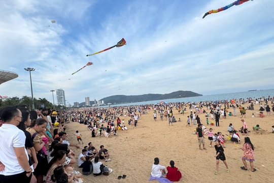 Bình Định tổ chức 2 giải quần vợt bãi biển quốc tế