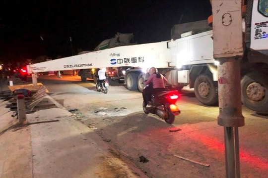 Thi công cầu không đặt biển báo khiến người đi đường gặp tai nạn