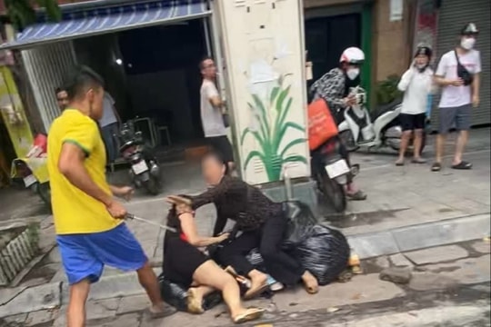 Tài xế xe ôm bị đánh bất tỉnh ở bến xe Giáp Bát