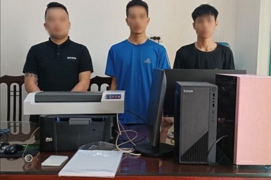 Bắt nhóm đối tượng làm giả căn cước công dân cho người chưa đủ tuổi lao động