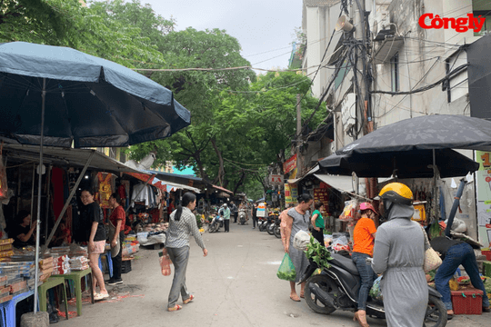 Phường Yên Hòa (Cầu Giấy, Hà Nội): Hàng loạt vi phạm trật tự đô thị chưa được xử lý