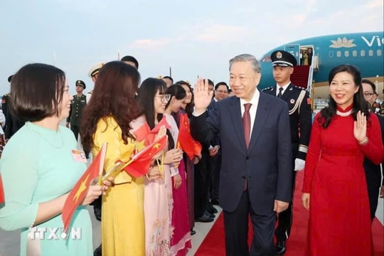 Tổng Bí thư, Chủ tịch nước Tô Lâm gặp gỡ cộng đồng người Việt Nam tại Trung Quốc