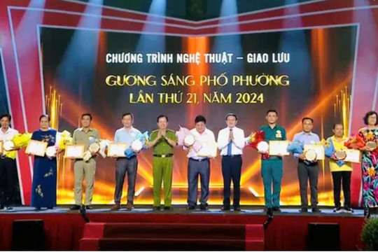 TP.HCM vinh danh 19 'Gương sáng phố phường' năm 2024