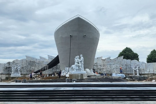 Tượng đài con tàu tập kết trong dự án 255 tỷ ở Sầm Sơn sắp hoàn thành