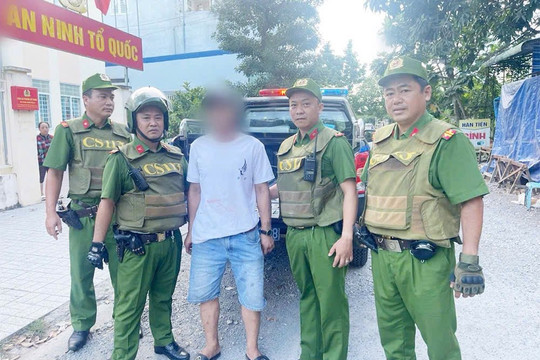 Ngăn chặn đối tượng tẩm xăng đe dọa đốt nhà tự sát cùng con gái