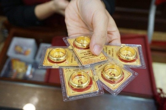 Vàng nhẫn bất ngờ giảm tới 200.000 đồng mỗi lượng