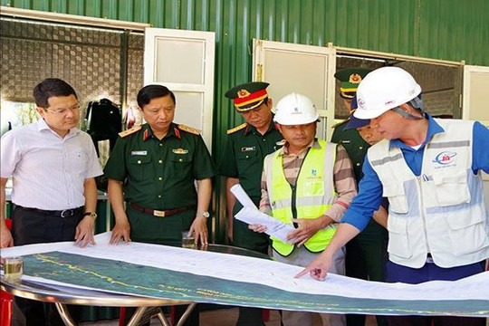 Đoàn công tác của Bộ Tư lệnh Quân khu 4 kiểm tra tiến độ Dự án đường Nam Đông – A Lưới giai đoạn 3