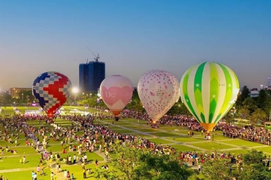 TP Hạ Long lần đầu tiên tổ chức lễ hội Thuyền buồm, Môtô nước và Khinh khí cầu
