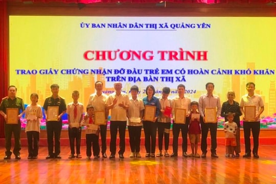 TAND thị xã Quảng Yên nhận đỡ đầu trẻ em có hoàn cảnh khó khăn