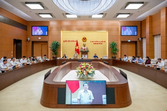 Hôm nay, Ủy ban Thường vụ Quốc hội tiến hành chất vấn và trả lời chất vấn 2 nhóm lĩnh vực