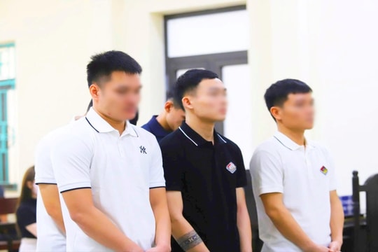 Nhóm cầu thủ chung tiền mua ma túy để sử dụng
