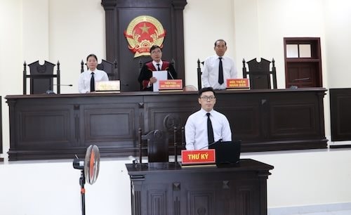 Miễn hình phạt cho nguyên Giám đốc CDC Hậu Giang cùng thuộc cấp