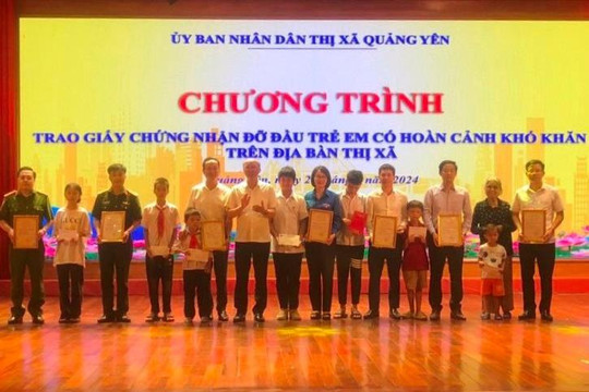 TAND thị xã Quảng Yên nhận đỡ đầu trẻ em có hoàn cảnh khó khăn