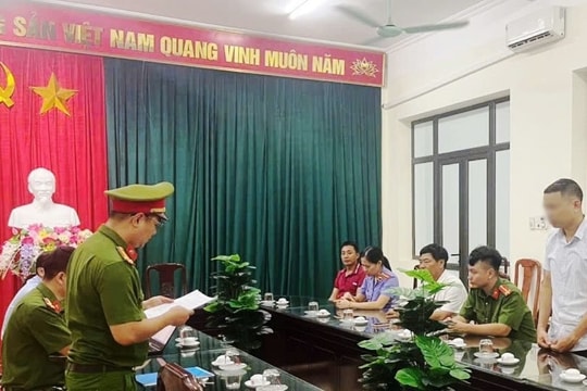 Giám đốc Quỹ tín dụng bị khởi tố tội nhận hối lộ