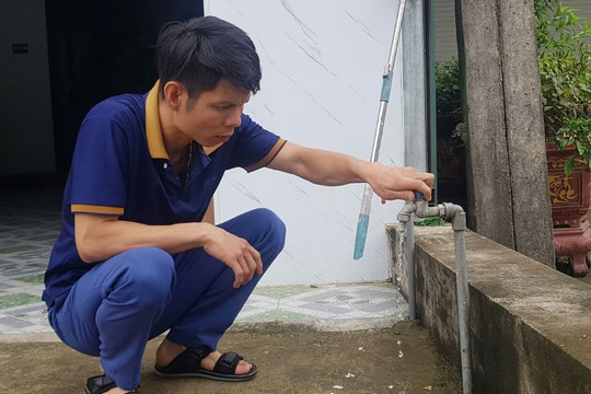 Mất ăn, mất ngủ vì nước sạch có màu đục, lắng cặn