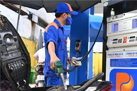 Giá xăng dầu đồng loạt giảm
