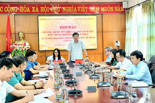 Tôn vinh điển hình trong học tập và làm theo tư tưởng, đạo đức, phong cách Hồ Chí Minh