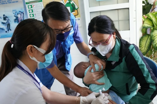 Phát động chiến dịch tiêm vaccine sởi trên toàn quốc