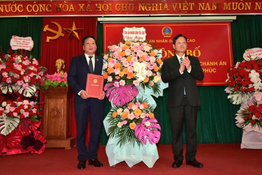 Trao quyết định bổ nhiệm Chánh án TAND tỉnh Vĩnh Phúc