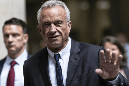 Ông Robert F. Kennedy Jr tạm dừng chiến dịch tranh cử Tổng thống Mỹ